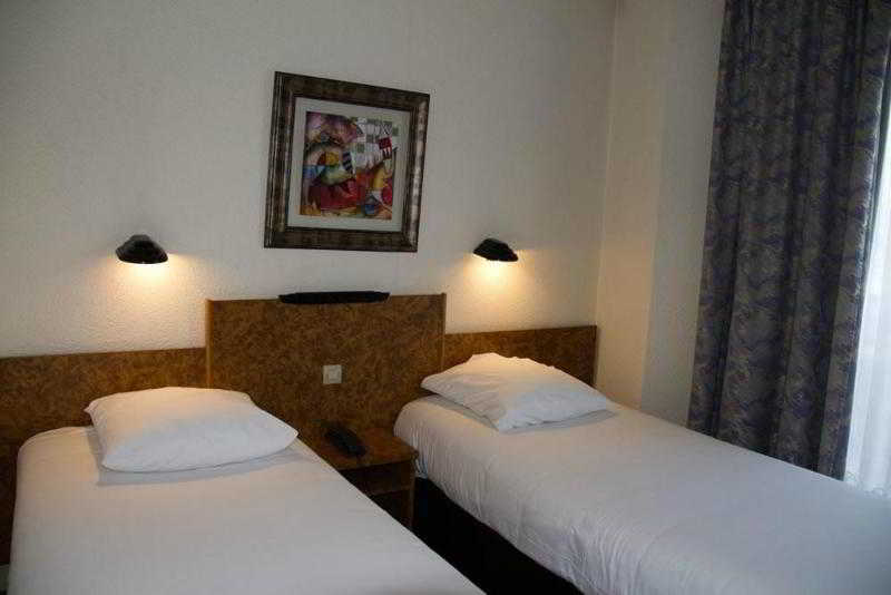 Hotel Du Trosy Clamart Exterior photo