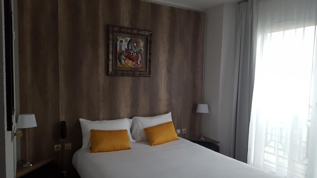 Hotel Du Trosy Clamart Exterior photo